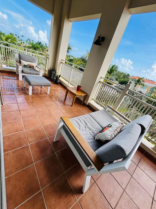 Balcony looking out to the ocean