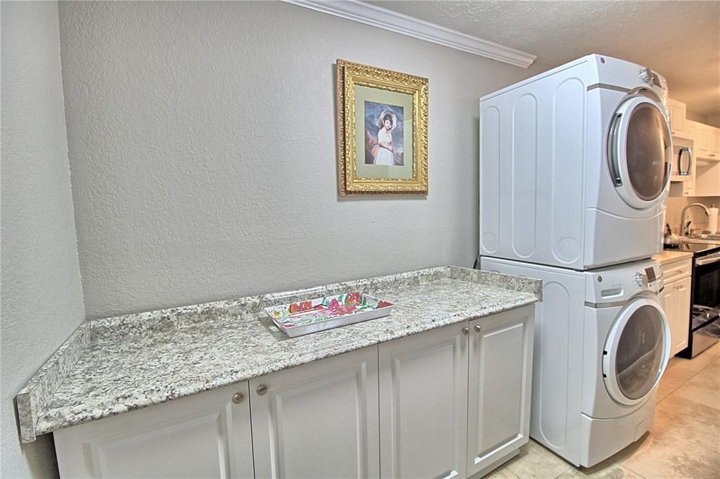 For Sale: $159,900 (1 beds, 1 baths, 795 Square Feet)