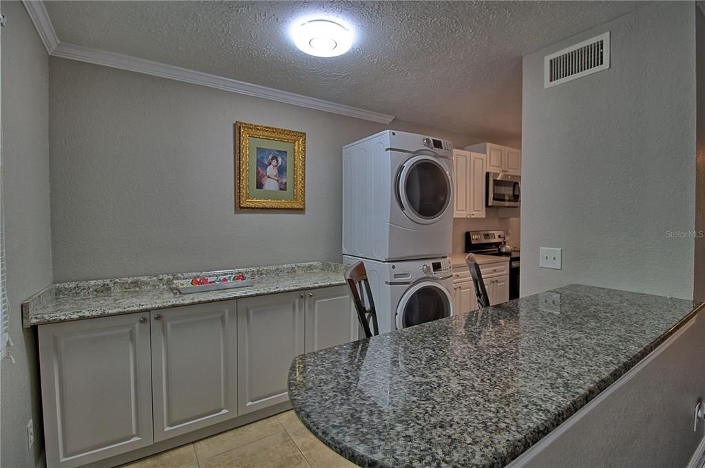 For Sale: $159,900 (1 beds, 1 baths, 795 Square Feet)