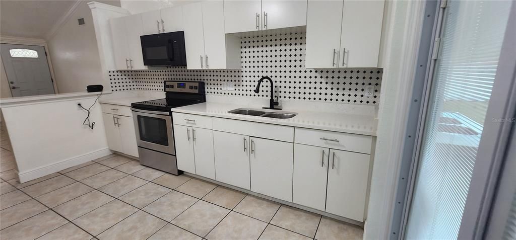 For Rent: $2,500 (3 beds, 2 baths, 1400 Square Feet)