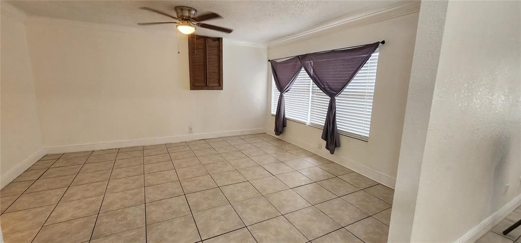 For Rent: $2,500 (3 beds, 2 baths, 1400 Square Feet)