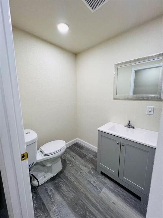 For Rent: $2,000 (2 beds, 2 baths, 936 Square Feet)