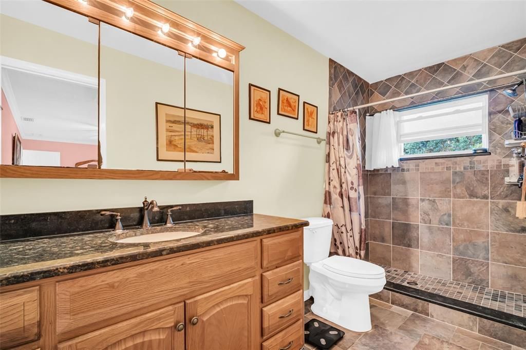 For Sale: $449,000 (2 beds, 2 baths, 2121 Square Feet)