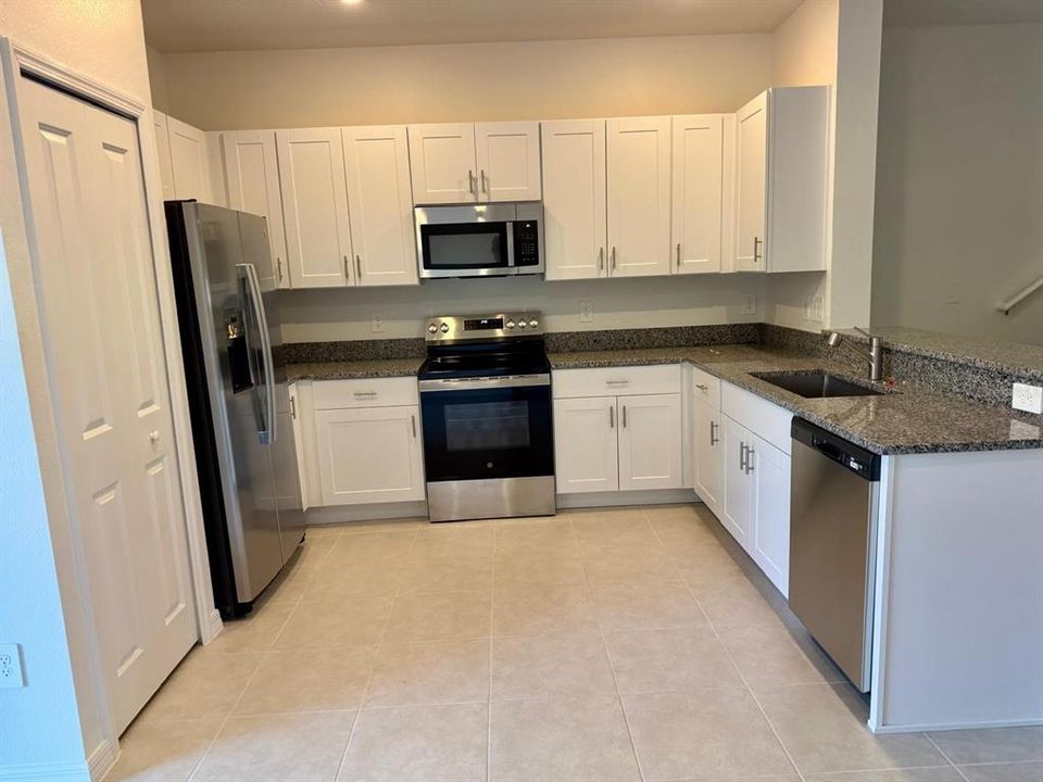 For Rent: $1,950 (3 beds, 2 baths, 1634 Square Feet)