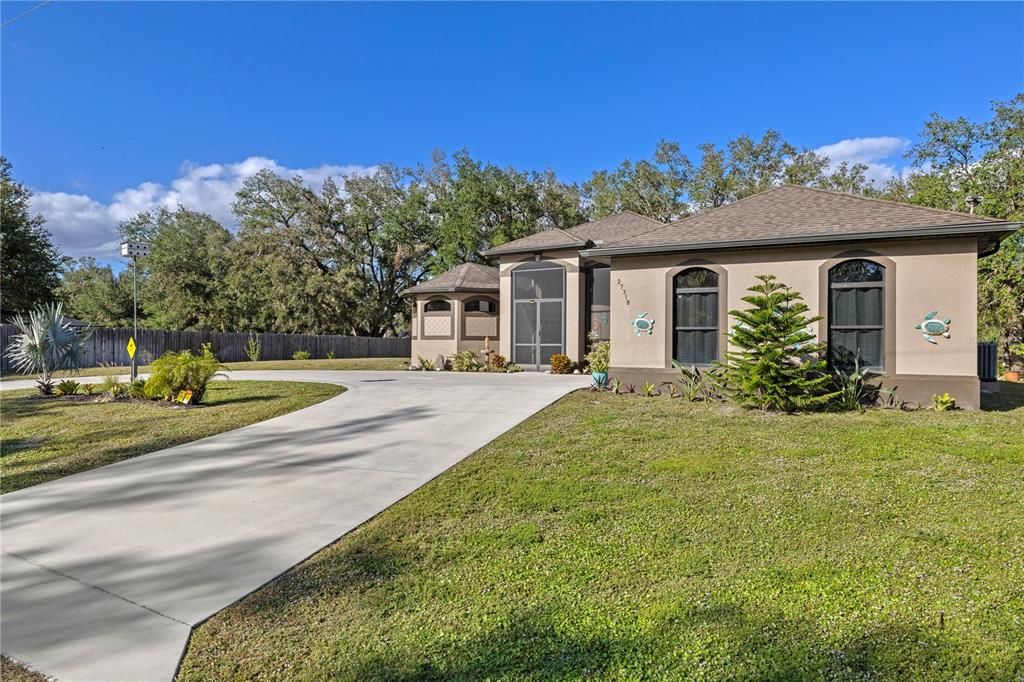 For Sale: $787,000 (3 beds, 2 baths, 2157 Square Feet)