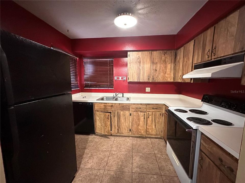 For Rent: $1,250 (2 beds, 0 baths, 984 Square Feet)