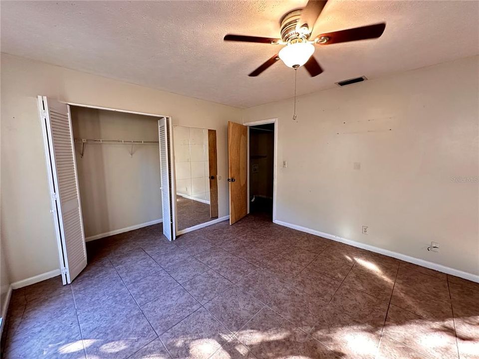 For Rent: $1,250 (2 beds, 0 baths, 984 Square Feet)