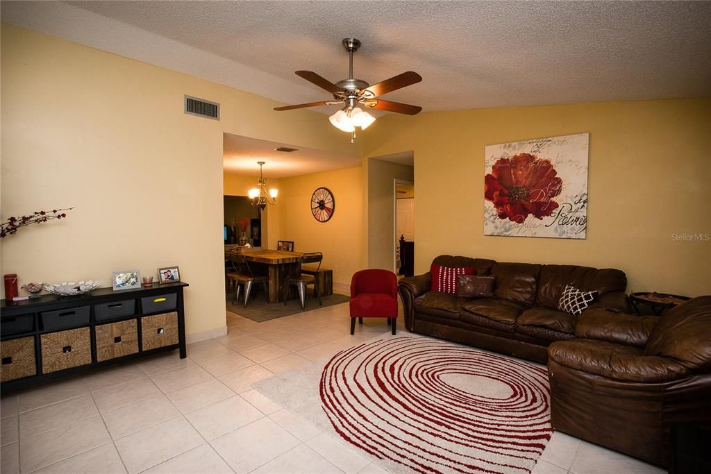 Previous Tenant Pic of Living Room.  Has been freshly painted.