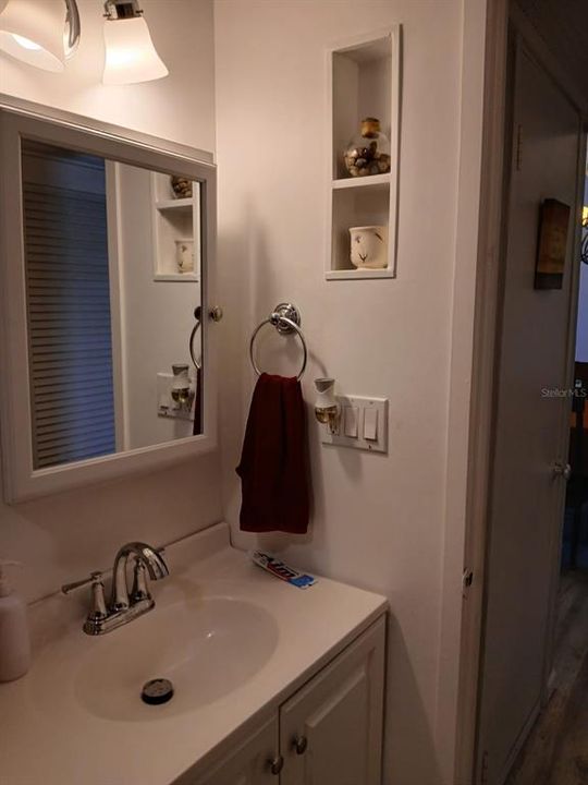 For Sale: $118,500 (1 beds, 1 baths, 648 Square Feet)