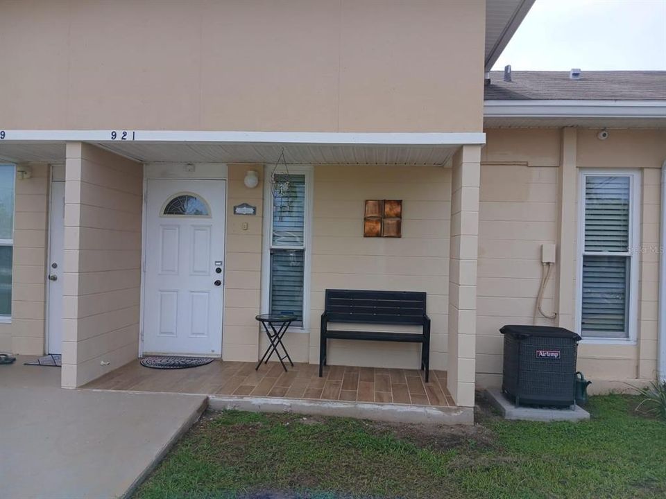 For Sale: $118,500 (1 beds, 1 baths, 648 Square Feet)