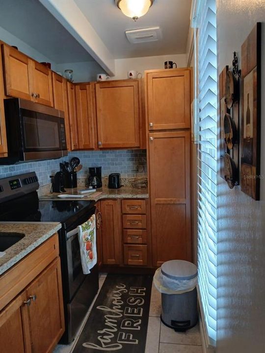 For Sale: $118,500 (1 beds, 1 baths, 648 Square Feet)