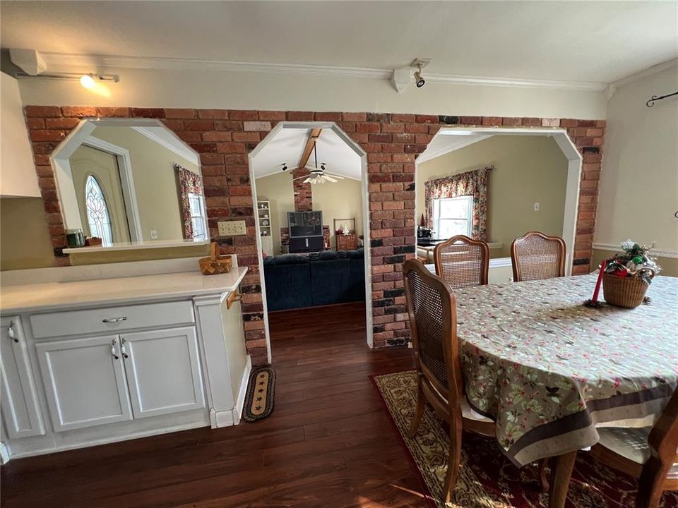 UPSTAIRS DINING AREA