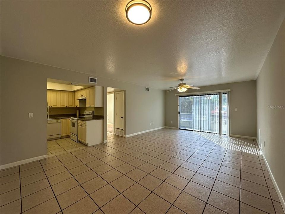 For Rent: $1,450 (2 beds, 2 baths, 932 Square Feet)