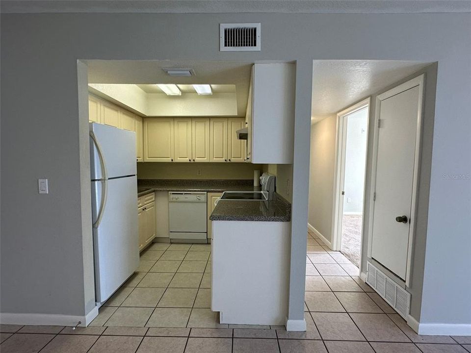 For Rent: $1,450 (2 beds, 2 baths, 932 Square Feet)