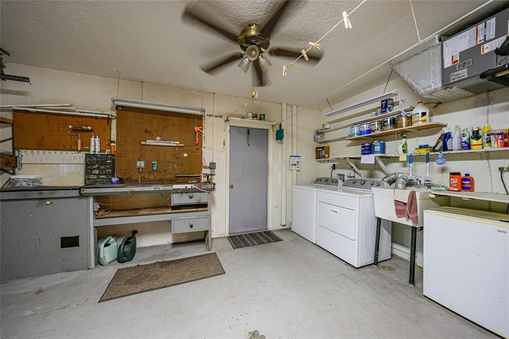 For Sale: $269,900 (2 beds, 2 baths, 1160 Square Feet)