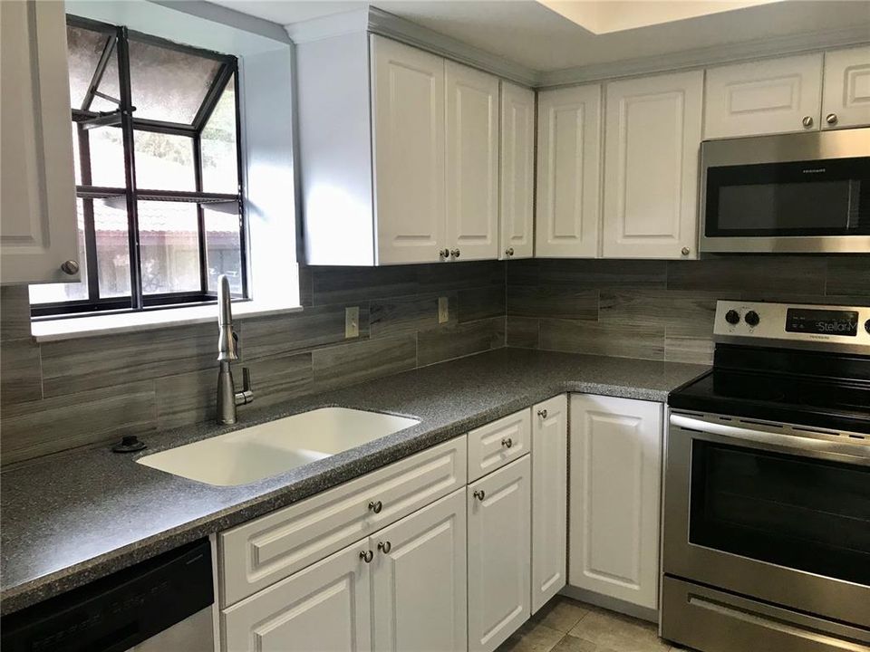 For Rent: $2,100 (2 beds, 2 baths, 1100 Square Feet)