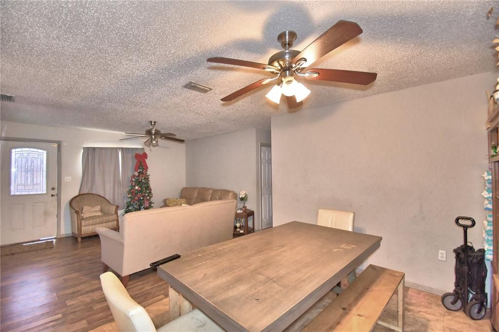 For Sale: $185,000 (3 beds, 1 baths, 1300 Square Feet)