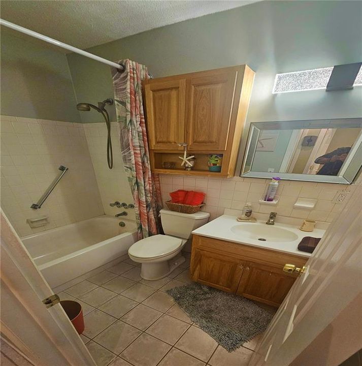 Guest bathroom.