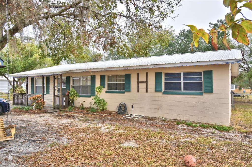 Active With Contract: $190,000 (3 beds, 1 baths, 1112 Square Feet)