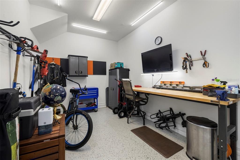 4th Garage Space/Workshop/Additional Storage