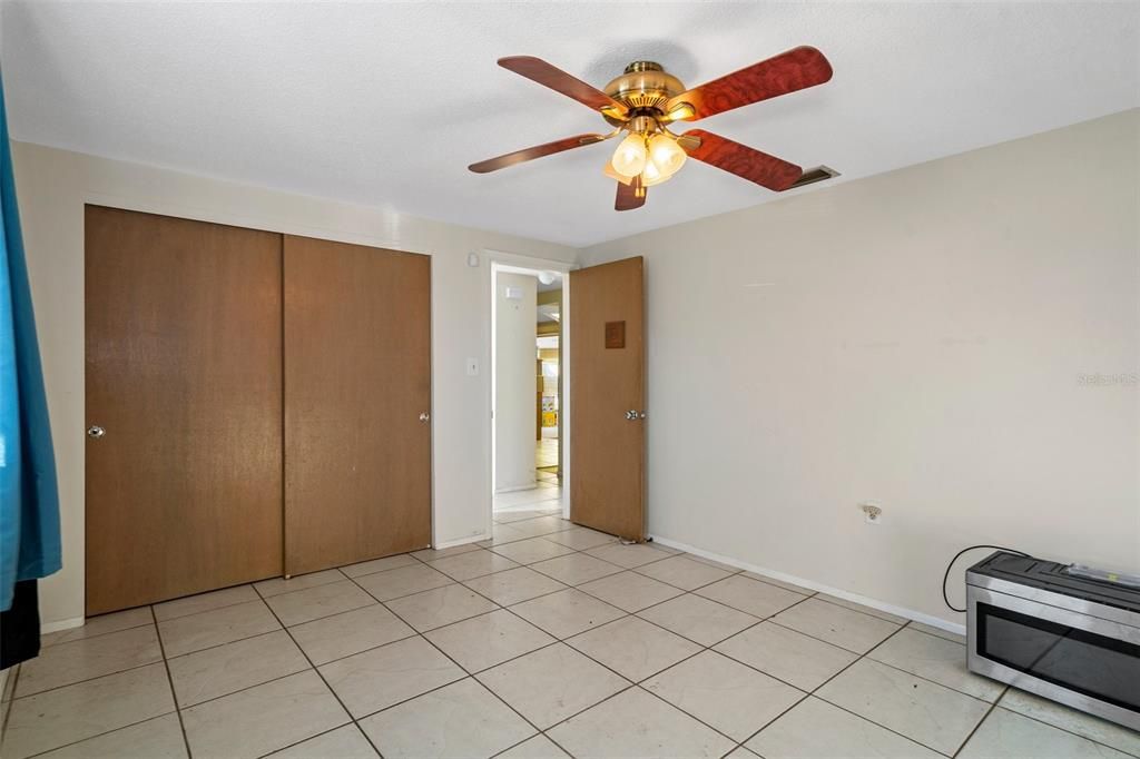 For Sale: $149,900 (2 beds, 1 baths, 970 Square Feet)