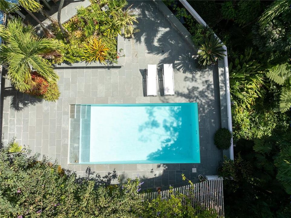 Active With Contract: $1,890,000 (5 beds, 4 baths, 6000 Square Feet)