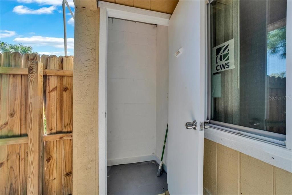 На продажу: $167,900 (2 спален, 2 ванн, 918 Квадратных фут)