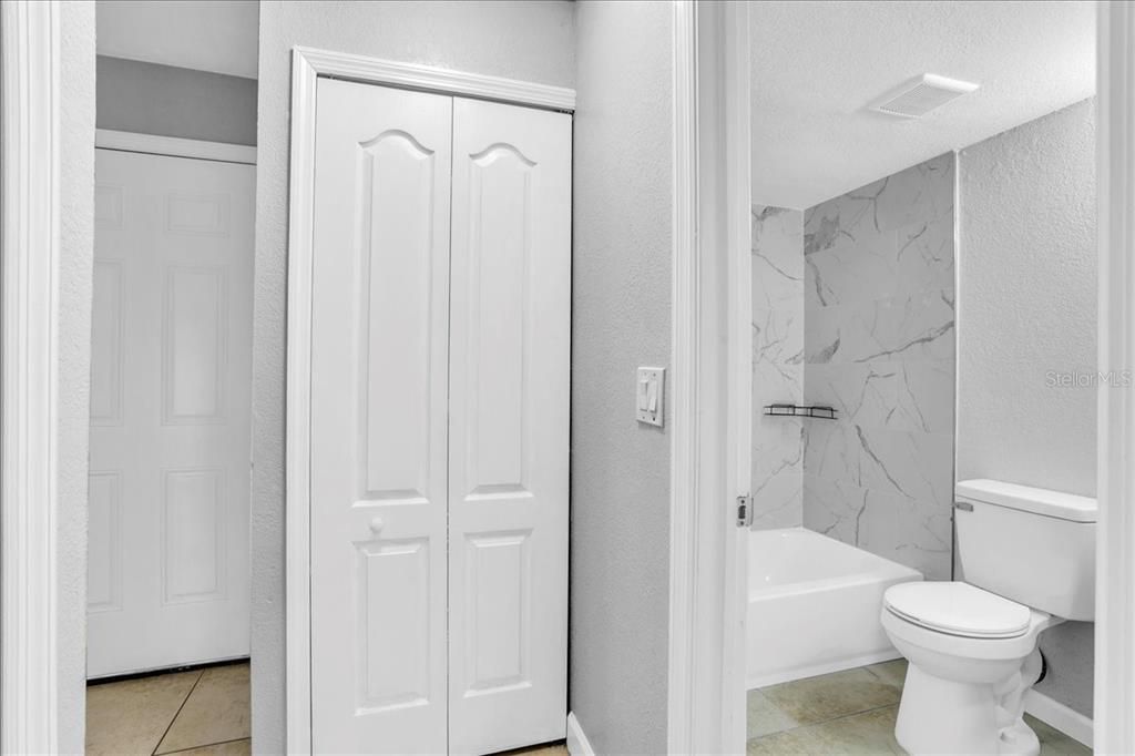 На продажу: $167,900 (2 спален, 2 ванн, 918 Квадратных фут)