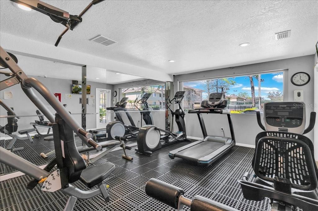 На продажу: $167,900 (2 спален, 2 ванн, 918 Квадратных фут)