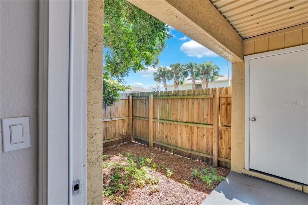 На продажу: $167,900 (2 спален, 2 ванн, 918 Квадратных фут)