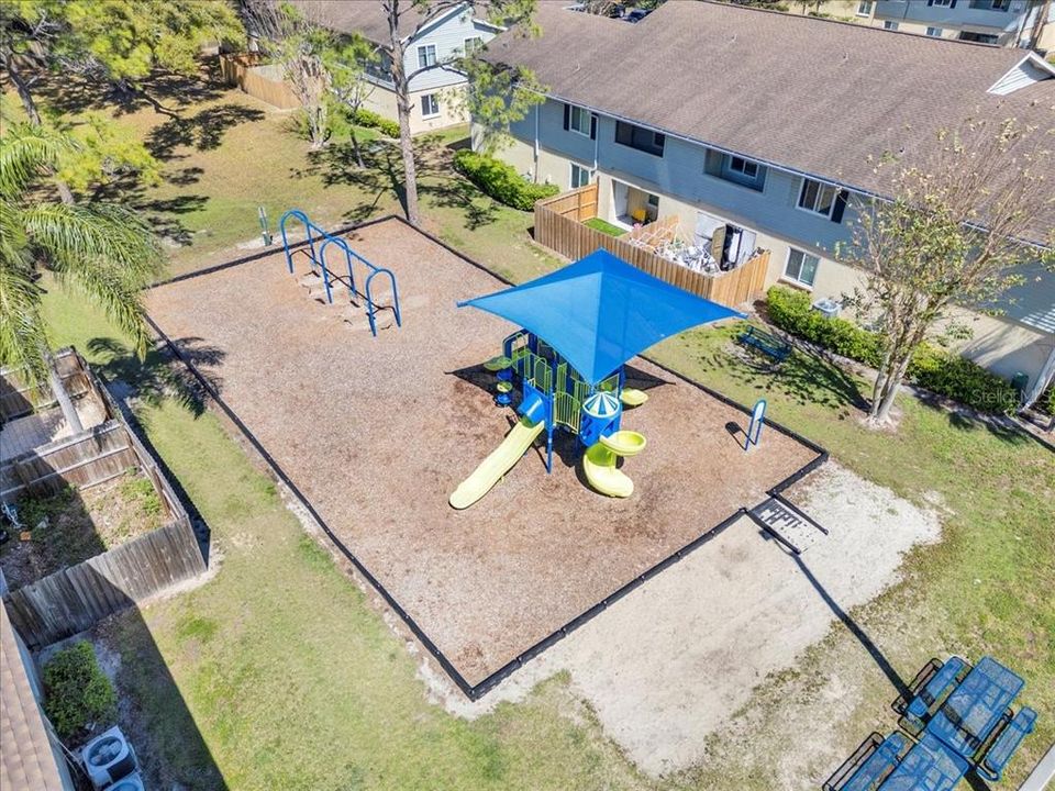 На продажу: $167,900 (2 спален, 2 ванн, 918 Квадратных фут)