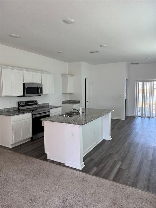 For Sale: $339,900 (3 beds, 2 baths, 1365 Square Feet)