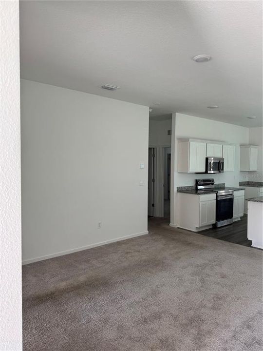 For Sale: $339,900 (3 beds, 2 baths, 1365 Square Feet)