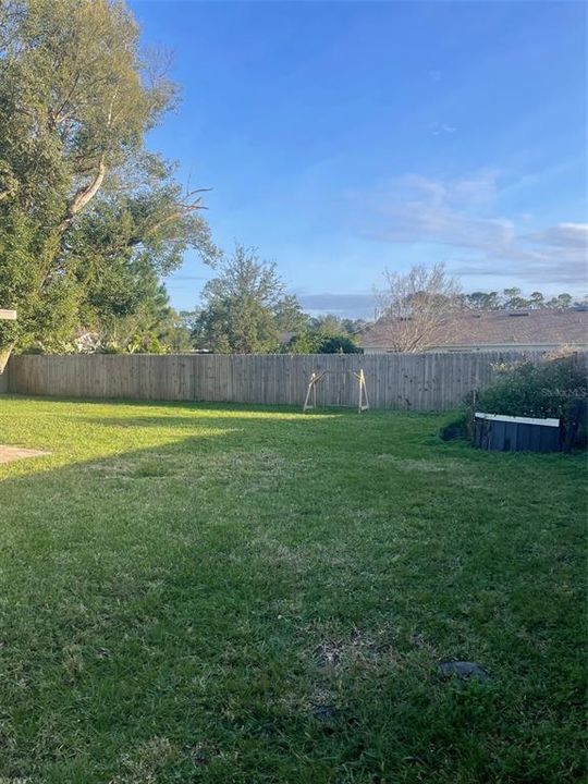 NIce size fenced in yard for furbabies