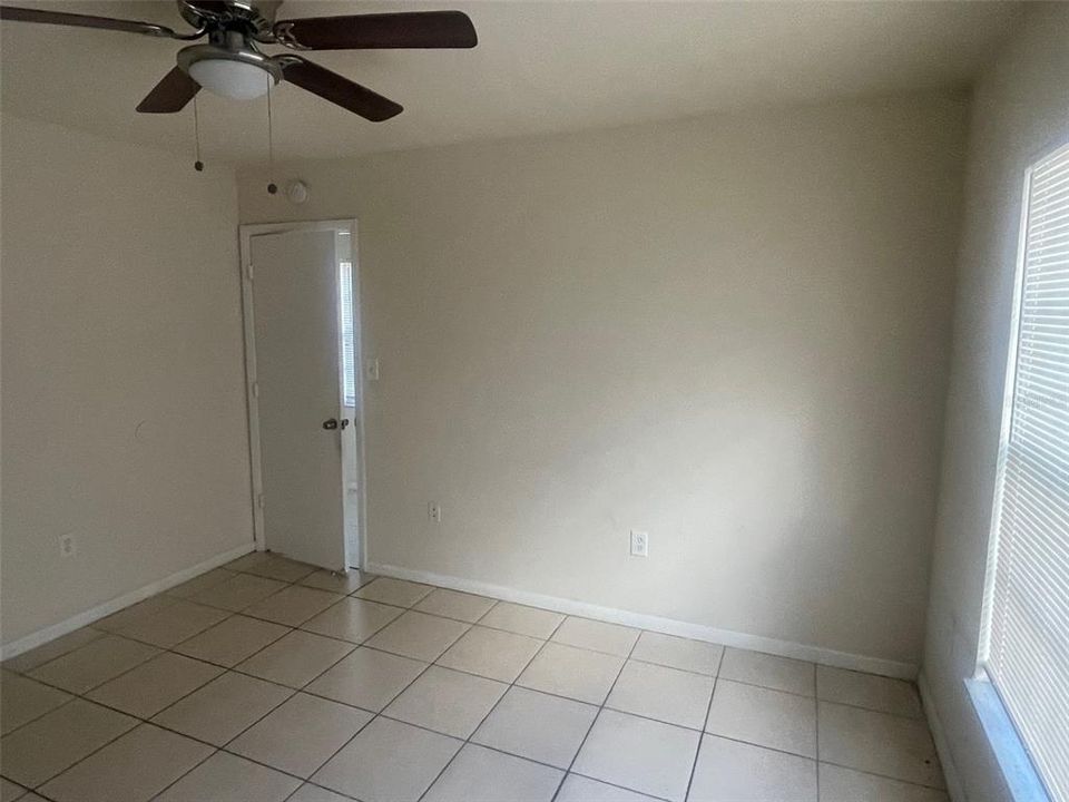 For Rent: $2,095 (3 beds, 2 baths, 1572 Square Feet)