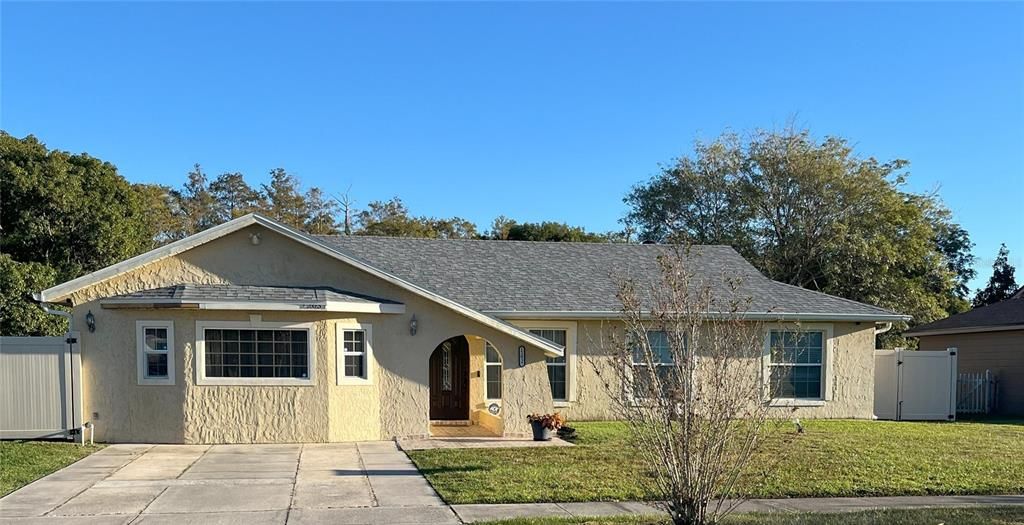 Vendido Recientemente: $425,000 (4 camas, 2 baños, 2050 Pies cuadrados)