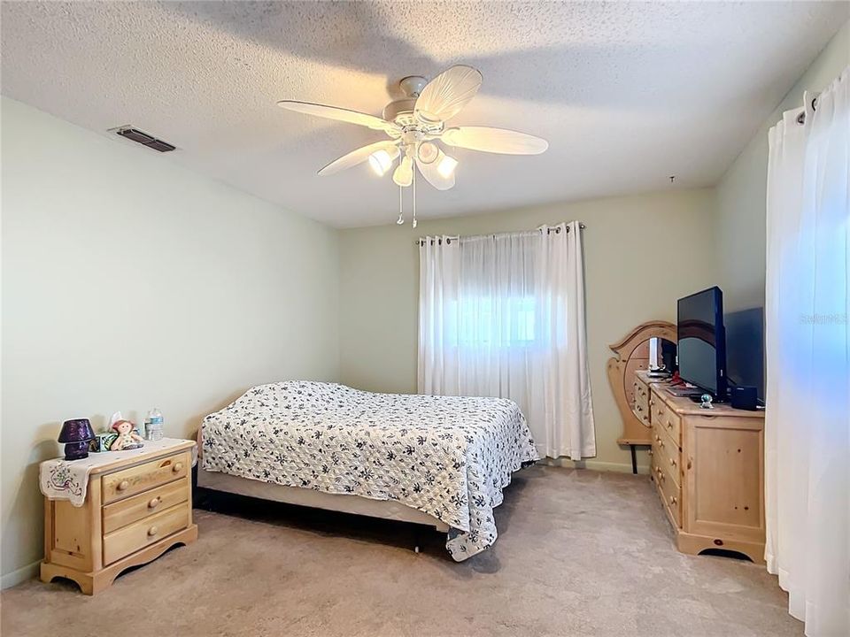 For Sale: $180,000 (2 beds, 2 baths, 1144 Square Feet)