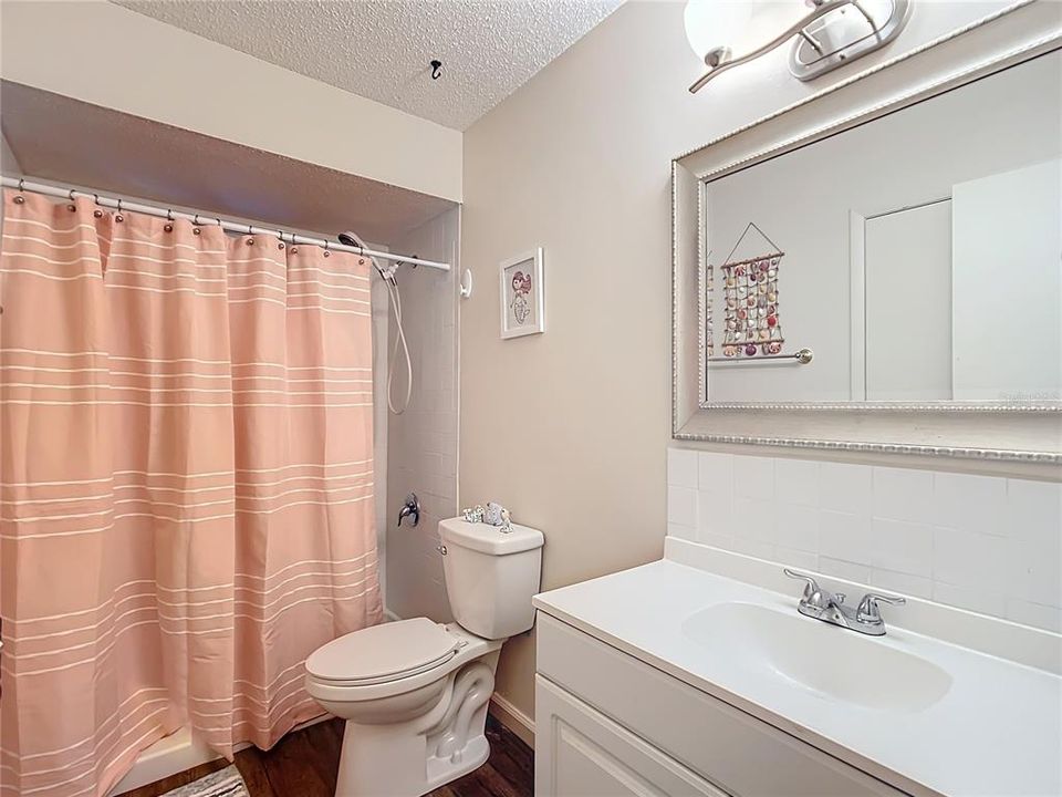 For Sale: $180,000 (2 beds, 2 baths, 1144 Square Feet)