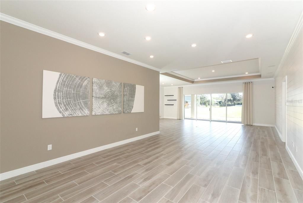 Dining/Great Room o verlooking the huge open back yard