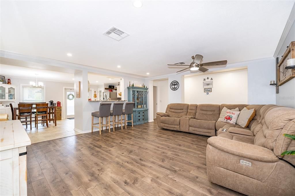 For Sale: $534,000 (3 beds, 2 baths, 1699 Square Feet)