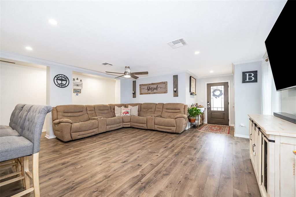 For Sale: $534,000 (3 beds, 2 baths, 1699 Square Feet)