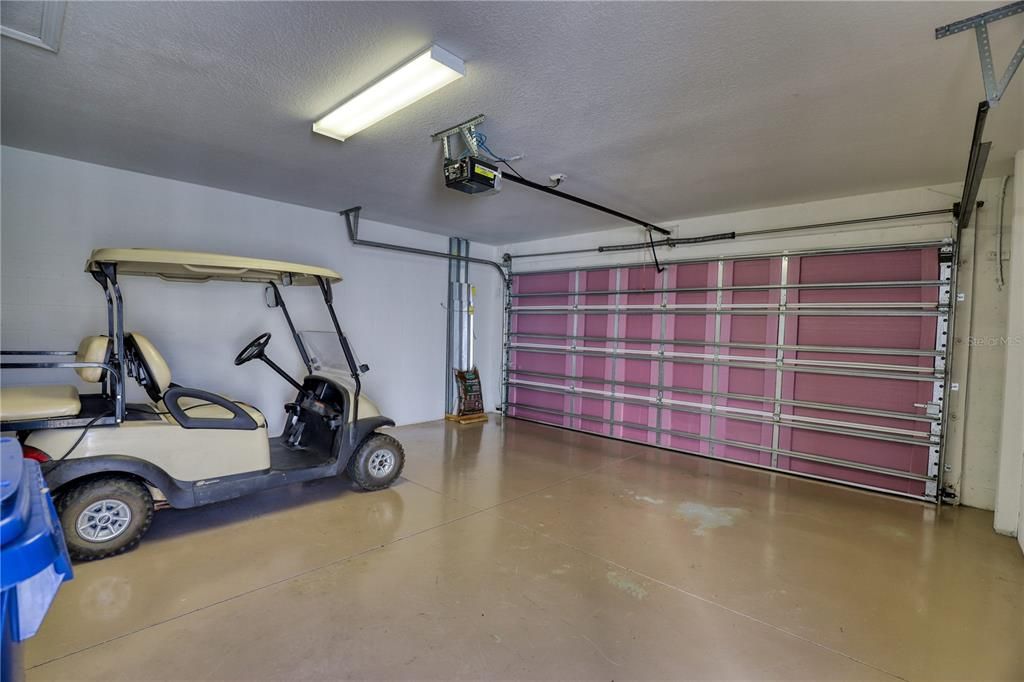 Garage/Golf Cart does not convey!