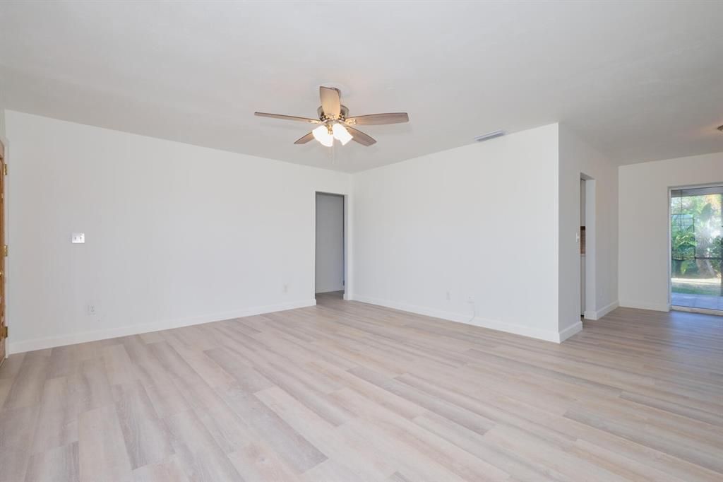 For Sale: $339,000 (3 beds, 2 baths, 1651 Square Feet)