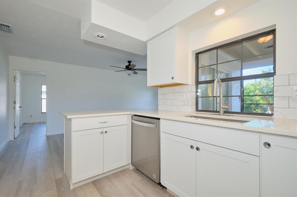 For Sale: $339,000 (3 beds, 2 baths, 1651 Square Feet)