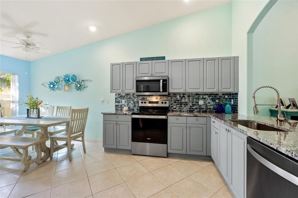 For Sale: $297,500 (2 beds, 2 baths, 1451 Square Feet)