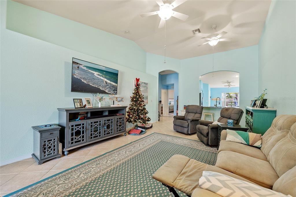 For Sale: $297,500 (2 beds, 2 baths, 1451 Square Feet)