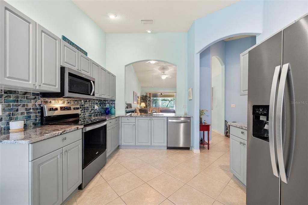 For Sale: $297,500 (2 beds, 2 baths, 1451 Square Feet)