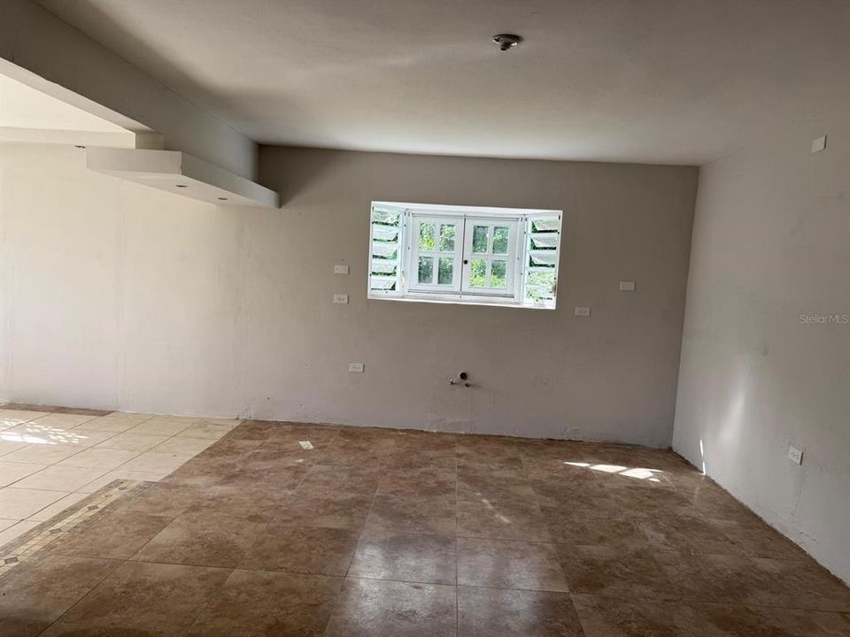 For Sale: $349,000 (4 beds, 2 baths, 2334 Square Feet)