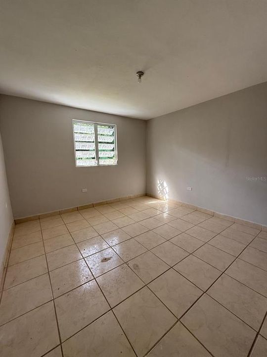 For Sale: $349,000 (4 beds, 2 baths, 2334 Square Feet)