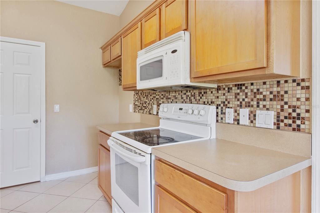 For Sale: $295,000 (3 beds, 2 baths, 1396 Square Feet)